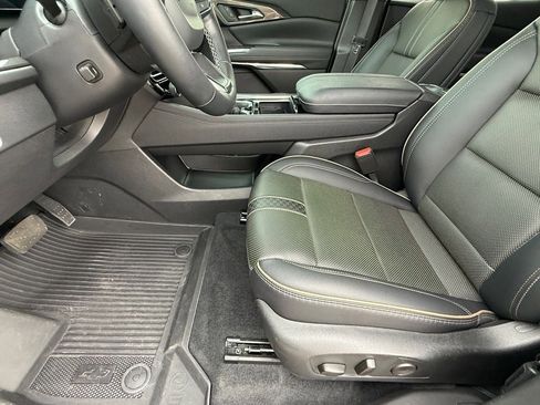 Used 2025 Chevrolet Traverse High Country w/ LPO, Floor Liner Package FWD image 12