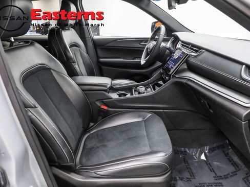 Used 2024 Jeep Grand Cherokee L Laredo image 22