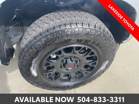 Certified 2026 Toyota Tacoma SR5 AWD/4WD image 11