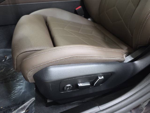 Certified 2024 BMW 530i xDrive w/ Executive Package AWD/4WD image 26
