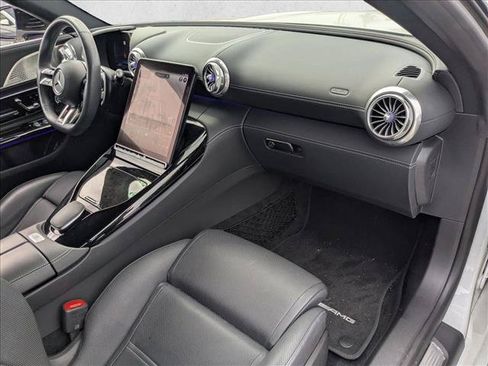 Used 2024 Mercedes-Benz SL 43 AMG image 17