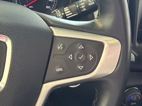 Used 2024 GMC Terrain SLT FWD image 37