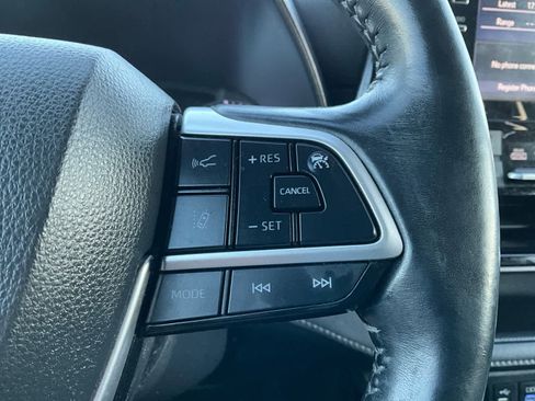 Used 2022 Toyota Highlander LE image 20