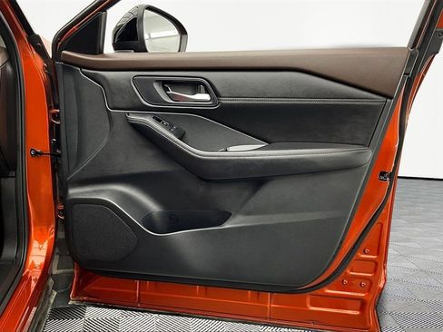 Used 2022 Nissan Rogue SL w/ SL Premium Package image 24