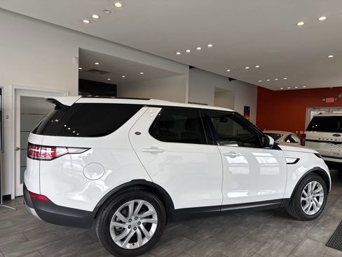 Used 2017 Land Rover Discovery HSE image 17