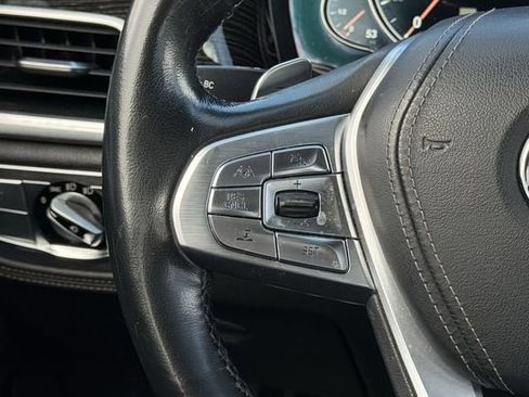 Used 2017 BMW 750i image 12