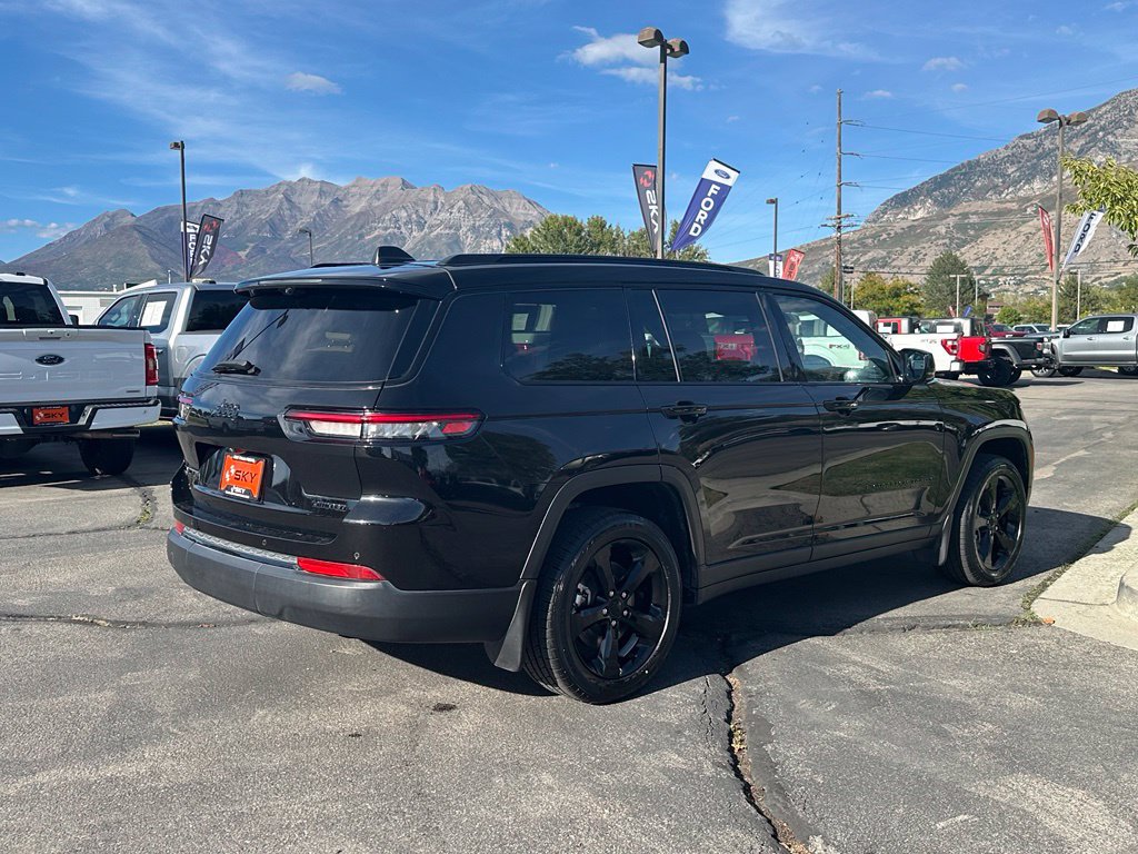 Used 2023 Jeep Grand Cherokee L Limited w/ Luxury Tech Group II AWD/4WD image 7