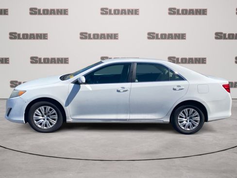 Used 2013 Toyota Camry LE image 2