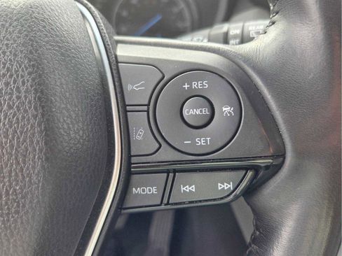 Used 2022 Toyota Venza XLE AWD/4WD image 29