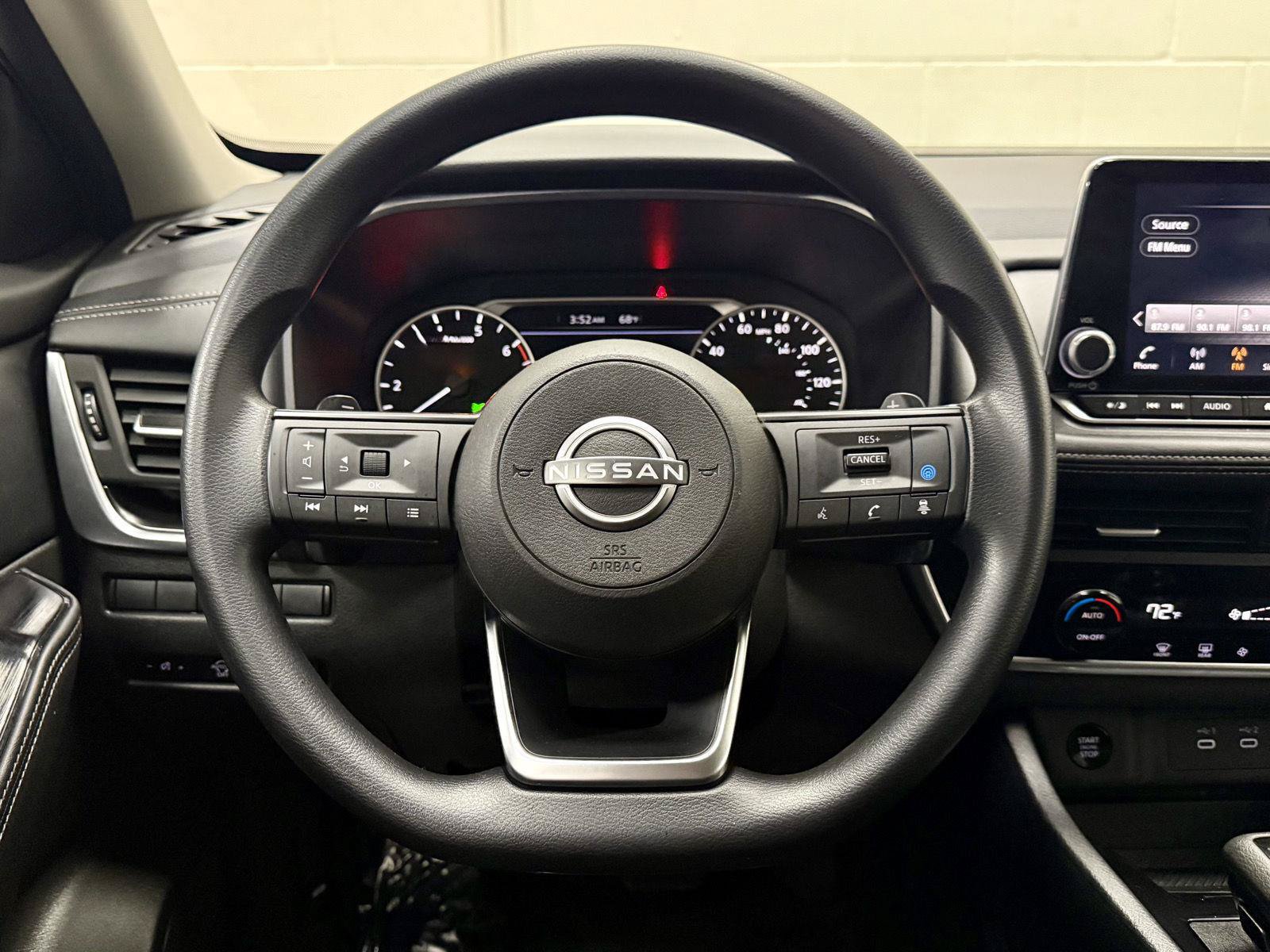 Used 2024 Nissan Rogue SV AWD/4WD image 14