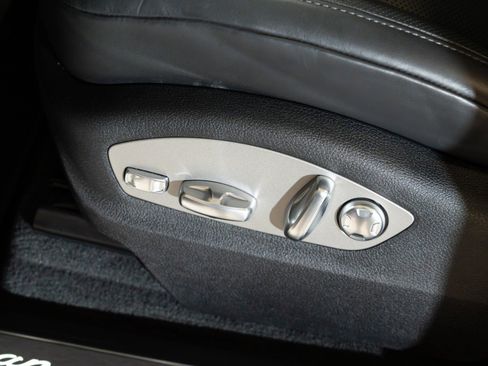 Certified 2026 Porsche Macan AWD/4WD image 14