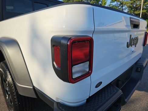 Used 2026 Jeep Gladiator Sport AWD/4WD image 34