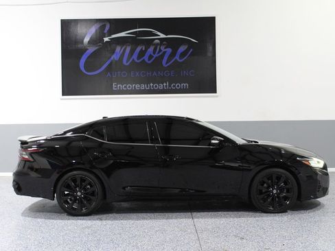 Used 2021 Nissan Maxima SR w/ Sport Mat Group FWD image 2