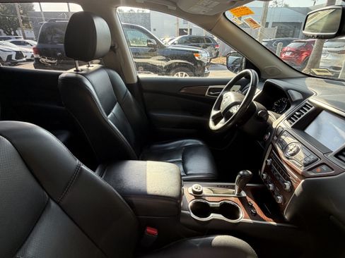 Used 2017 Nissan Pathfinder Platinum AWD/4WD image 46