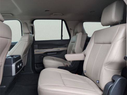 Used 2024 Ford Expedition Max XLT image 35