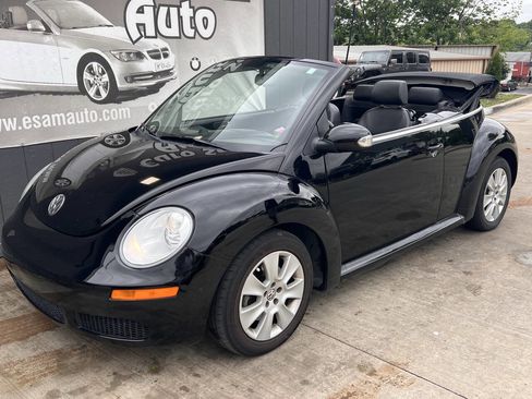 Used 2010 Volkswagen Beetle Convertible FWD image 1