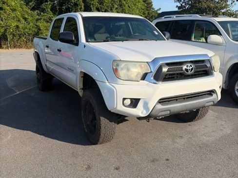 Used 2014 Toyota Tacoma 4x4 Double Cab w/ SR5 Package image 2