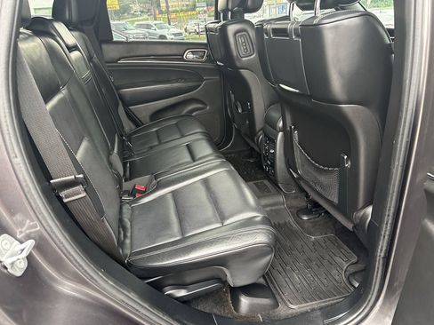 Used 2015 Jeep Grand Cherokee Overland w/ Advanced Technology Group AWD/4WD image 11