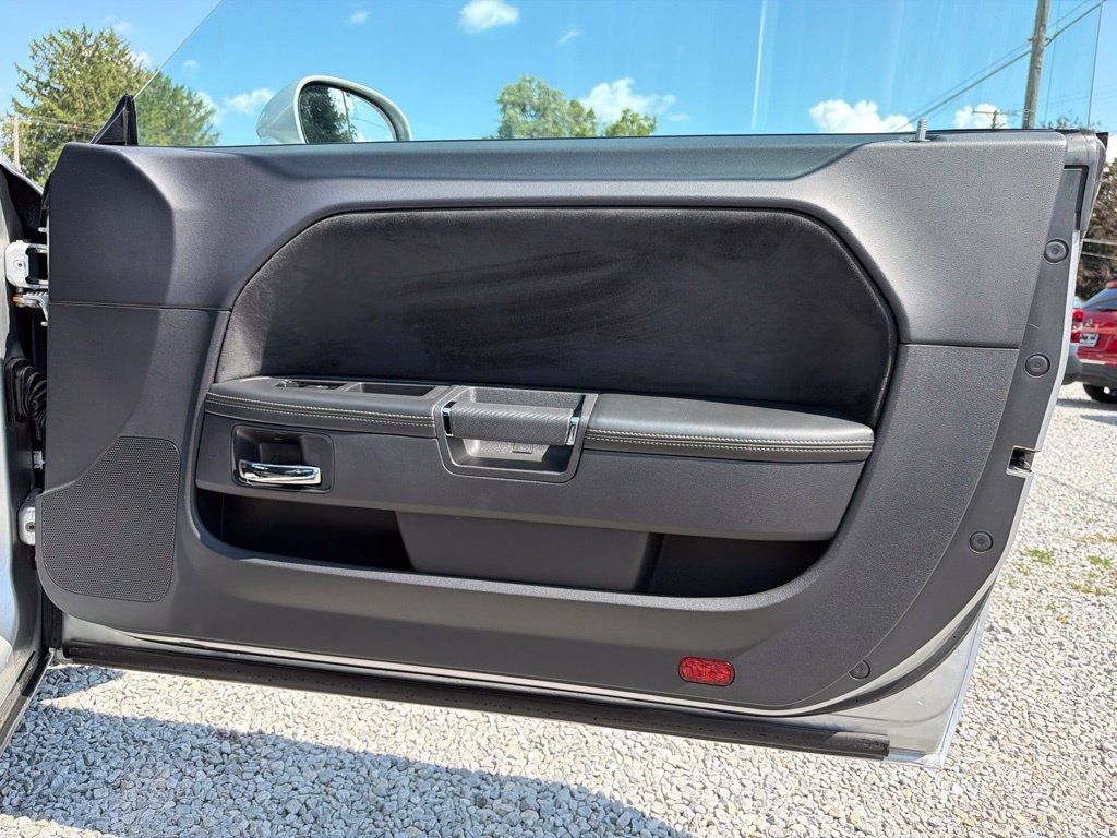 Used 2009 Dodge Challenger SRT8 w/ SRT Option Group II RWD image 59