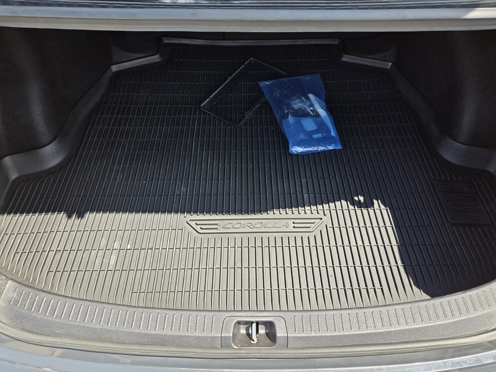 Certified 2025 Toyota Corolla LE FWD image 9