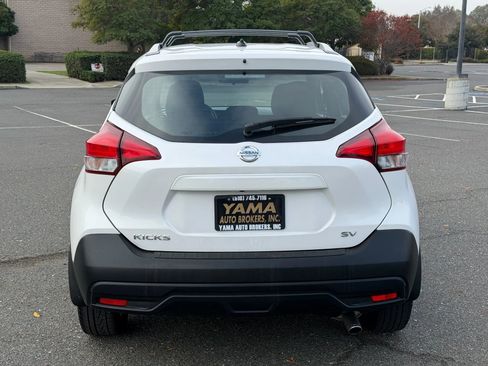 Used 2019 Nissan Kicks SV w/ Exterior Package image 4