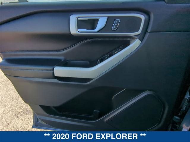 Used 2020 Ford Explorer XLT w/ Equipment Group 202A RWD image 10