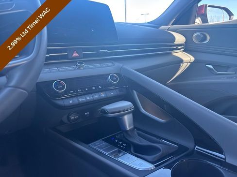 Certified 2024 Hyundai Elantra SEL w/ Convenience Package image 30