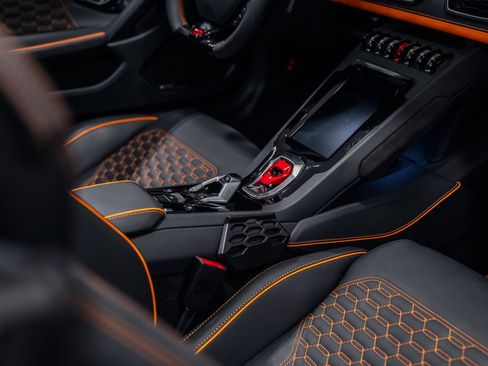 Used 2024 Lamborghini Huracan EVO AWD/4WD image 25