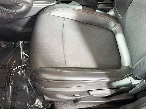 Used 2022 Chevrolet Trax LT AWD/4WD image 19