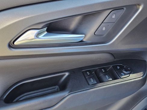 Used 2025 Chevrolet Equinox EV LT FWD image 21