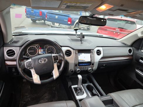 Used 2017 Toyota Tundra Limited w/ Limited Premium Package image 11