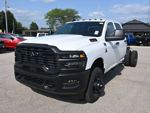 New 2026 RAM 3500 Tradesman AWD/4WD image 18