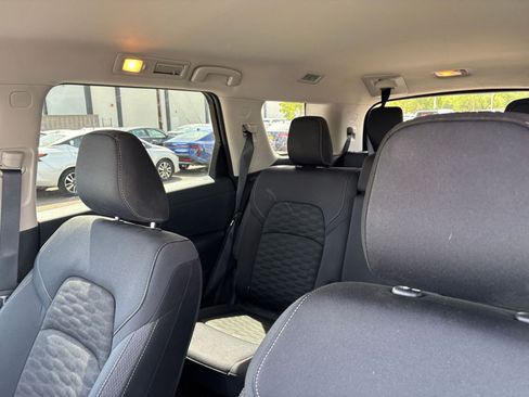 Used 2025 Nissan Pathfinder SV FWD image 40