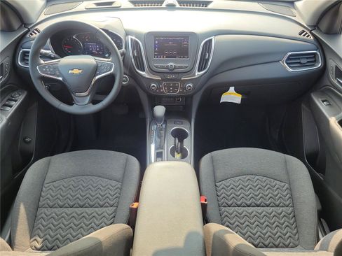 Used 2024 Chevrolet Equinox LT w/ LPO, Floor Liner Package FWD image 9