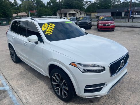 Used 2017 Volvo XC90 T6 Momentum w/ Vision Package AWD/4WD image 4