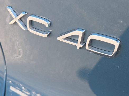 Certified 2023 Volvo XC40 B5 Plus w/ Driver Assist Package image 9