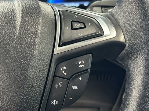 Used 2022 Ford Edge Titanium image 23