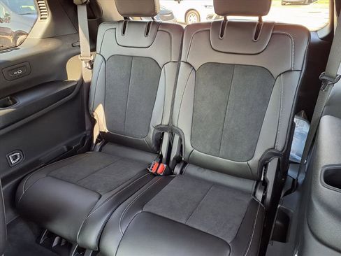 New 2025 Jeep Grand Cherokee L Altitude AWD/4WD image 10
