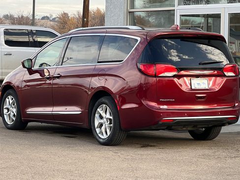 Used 2020 Chrysler Pacifica Touring-L Plus w/ Tire & Wheel Group FWD image 7