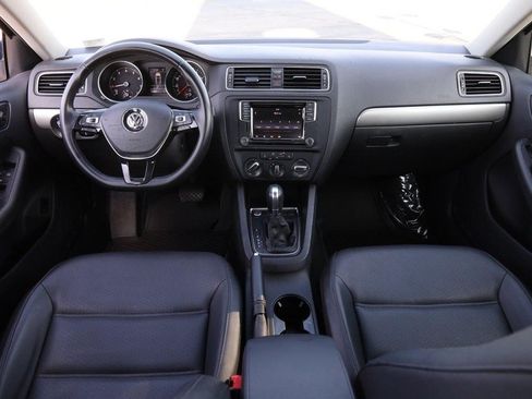 Used 2017 Volkswagen Jetta SE FWD image 21