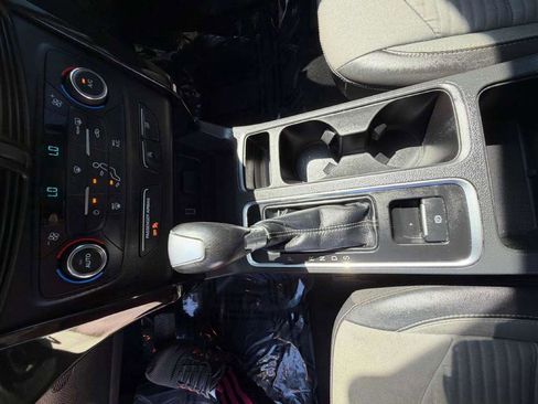 Used 2017 Ford Escape SE w/ Equipment Group 201A AWD/4WD image 25