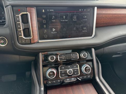 Used 2023 GMC Yukon Denali Ultimate image 18