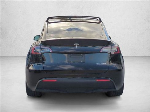 Used 2022 Tesla Model Y Performance image 7