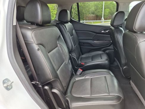 Used 2020 GMC Acadia SLT FWD image 25