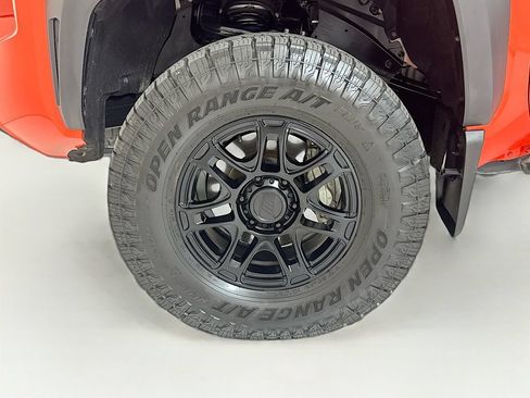 Used 2024 Toyota Tacoma TRD Off-Road AWD/4WD image 30