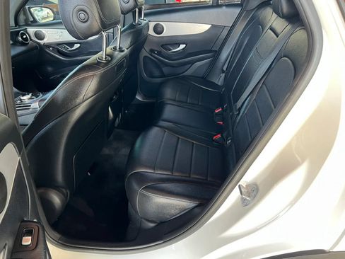 Used 2019 Mercedes-Benz GLC 300 w/ Premium Package image 12