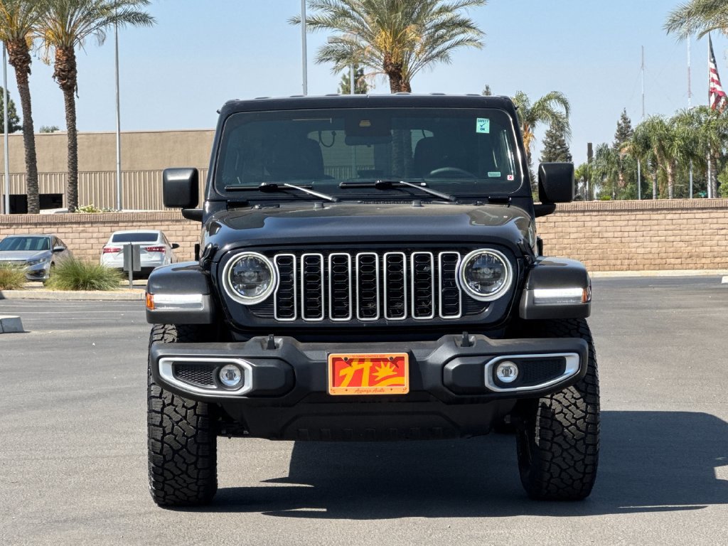 Used 2025 Jeep Wrangler Unlimited Sahara AWD/4WD image 8