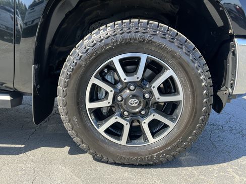 Used 2019 Toyota Tundra Limited w/ Limited Premium Package AWD/4WD image 12