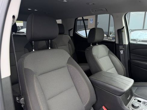 Used 2018 Chevrolet Traverse LT FWD image 26