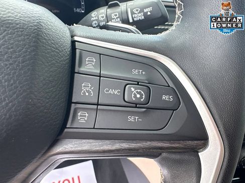Used 2023 Jeep Grand Cherokee L Limited AWD/4WD image 19